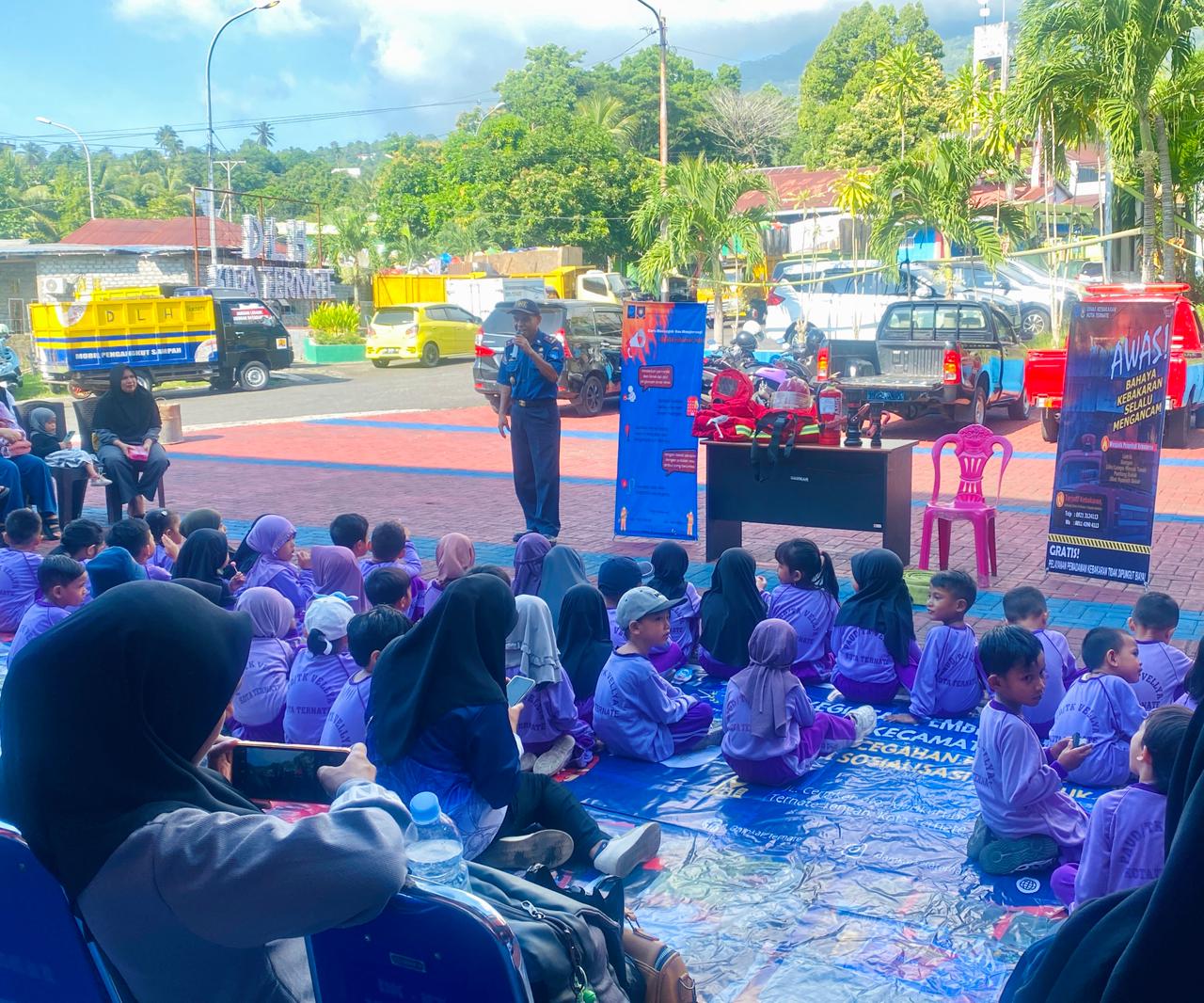 Kunjungan Edukatif PAUD Vellya Ke DAMKAR Kota Ternate